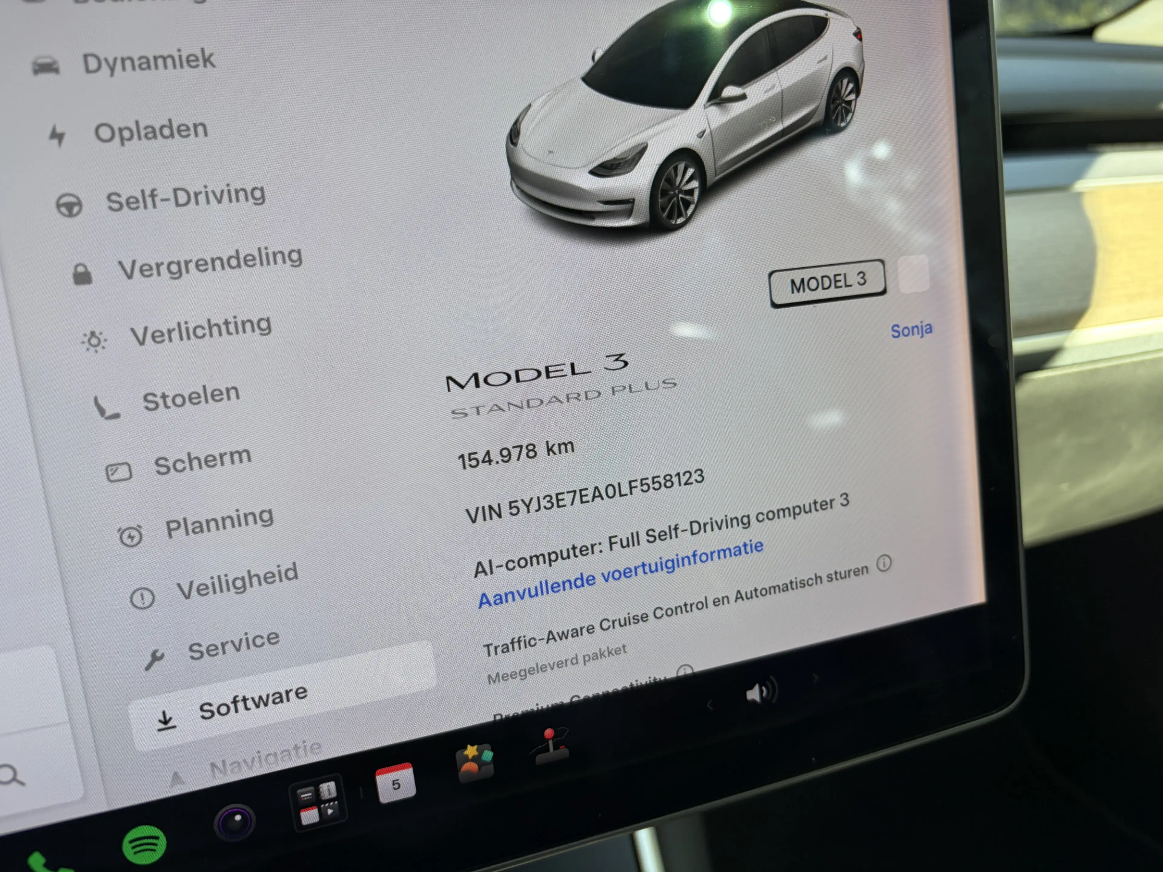 Tesla Model 3 Standard RWD Plus 60 kWh / AUTOMAAT / PANORAMADAK — photo 9