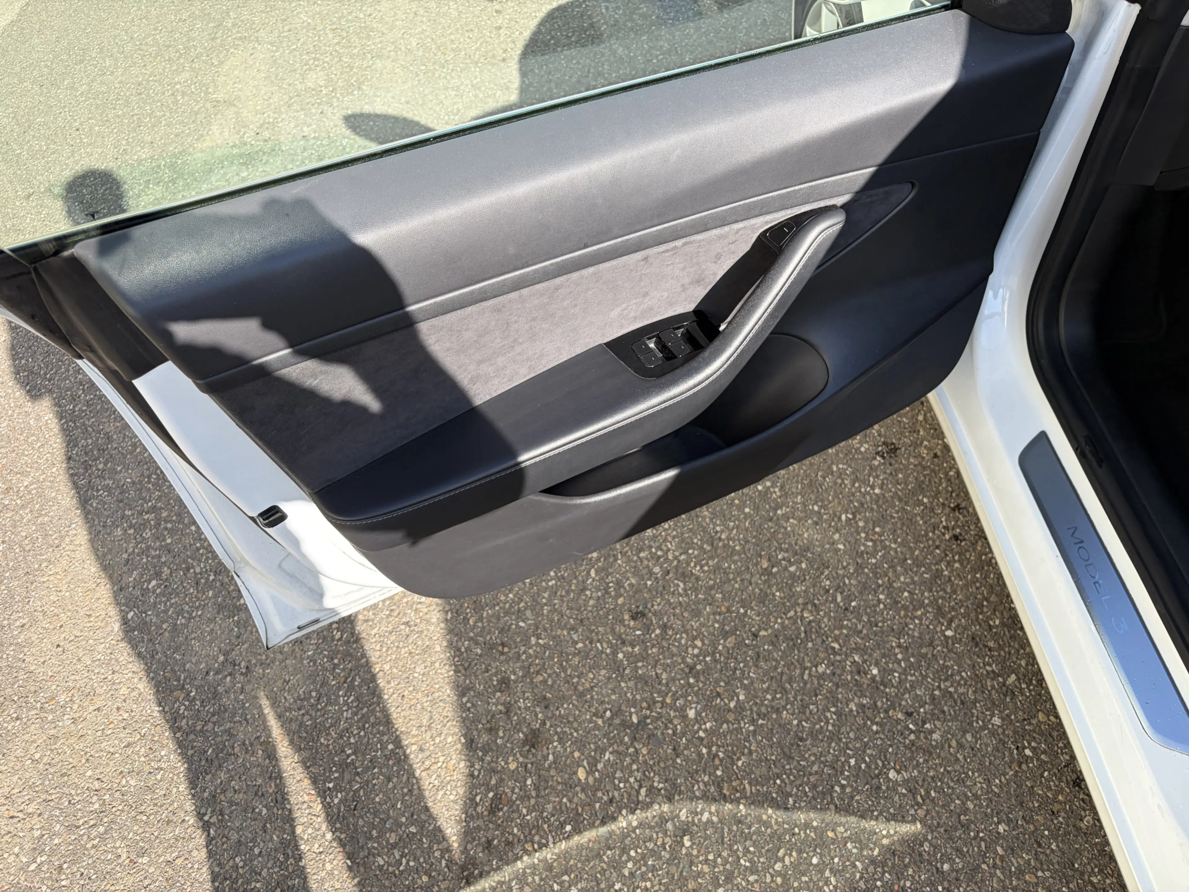 Tesla Model 3 Standard RWD Plus 60 kWh / AUTOMAAT / PANORAMADAK — photo 7