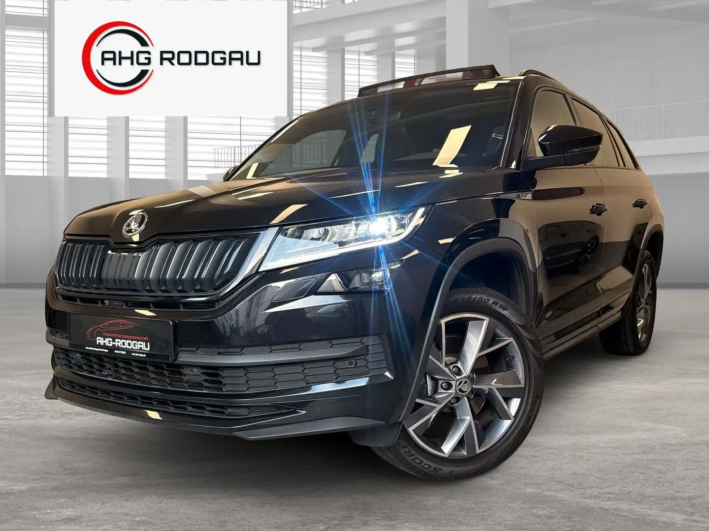 Skoda Kodiaq Sportline 4x4/AHK/PANO/LED/LEDER /DCC Schwarz - 2