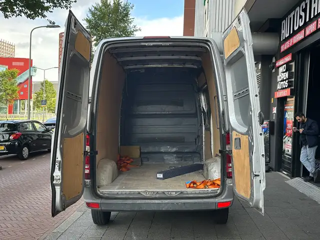 Mercedes-Benz Sprinter view 7