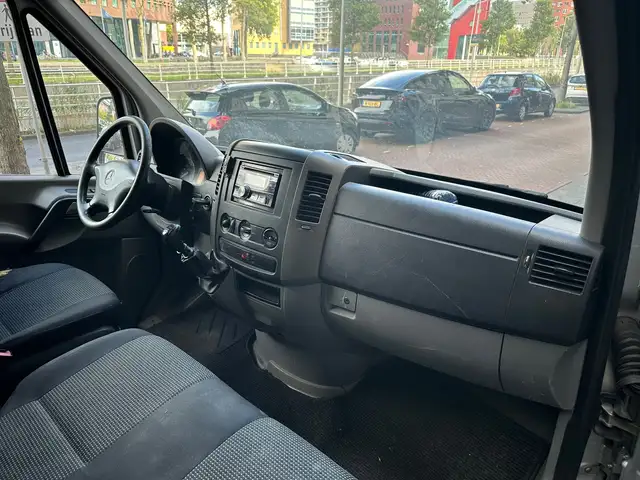 Mercedes-Benz Sprinter view 10