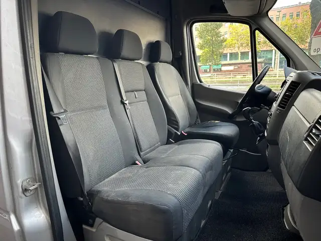Mercedes-Benz Sprinter view 11