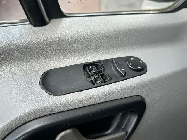 Mercedes-Benz Sprinter view 14