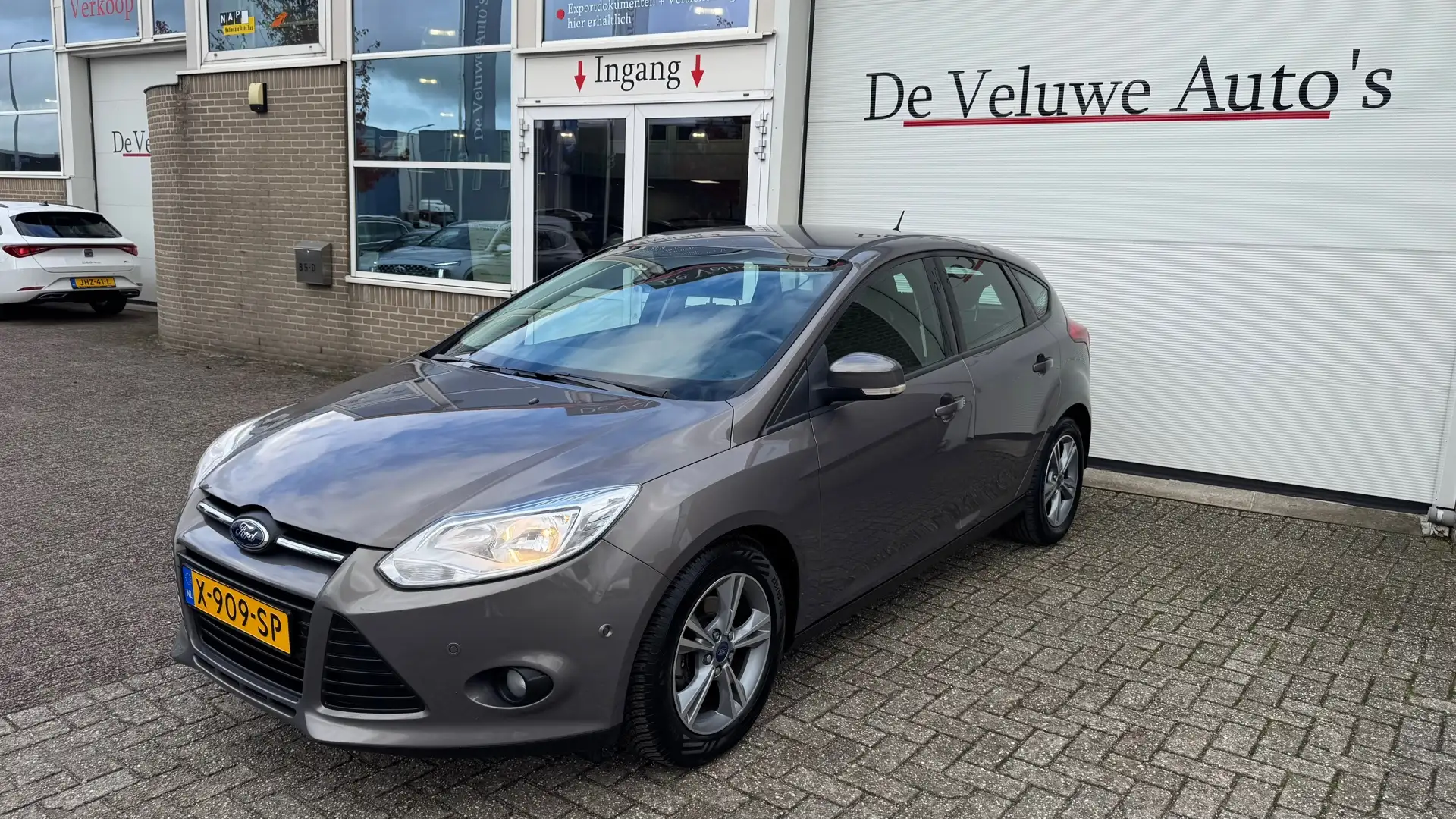 Ford Focus 1.0 EcoBoost Lease Titanium |Climate|Cruise|Navi| Brun - 2