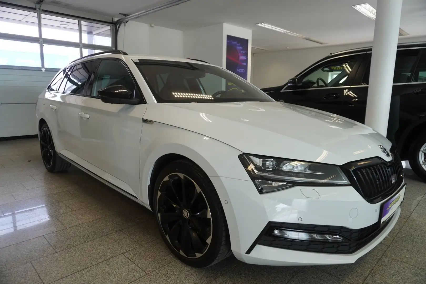 Skoda Superb 2.0 TDI SportLine 4x4 Virtual/Navi/LED/Sportpaket Weiß - 2
