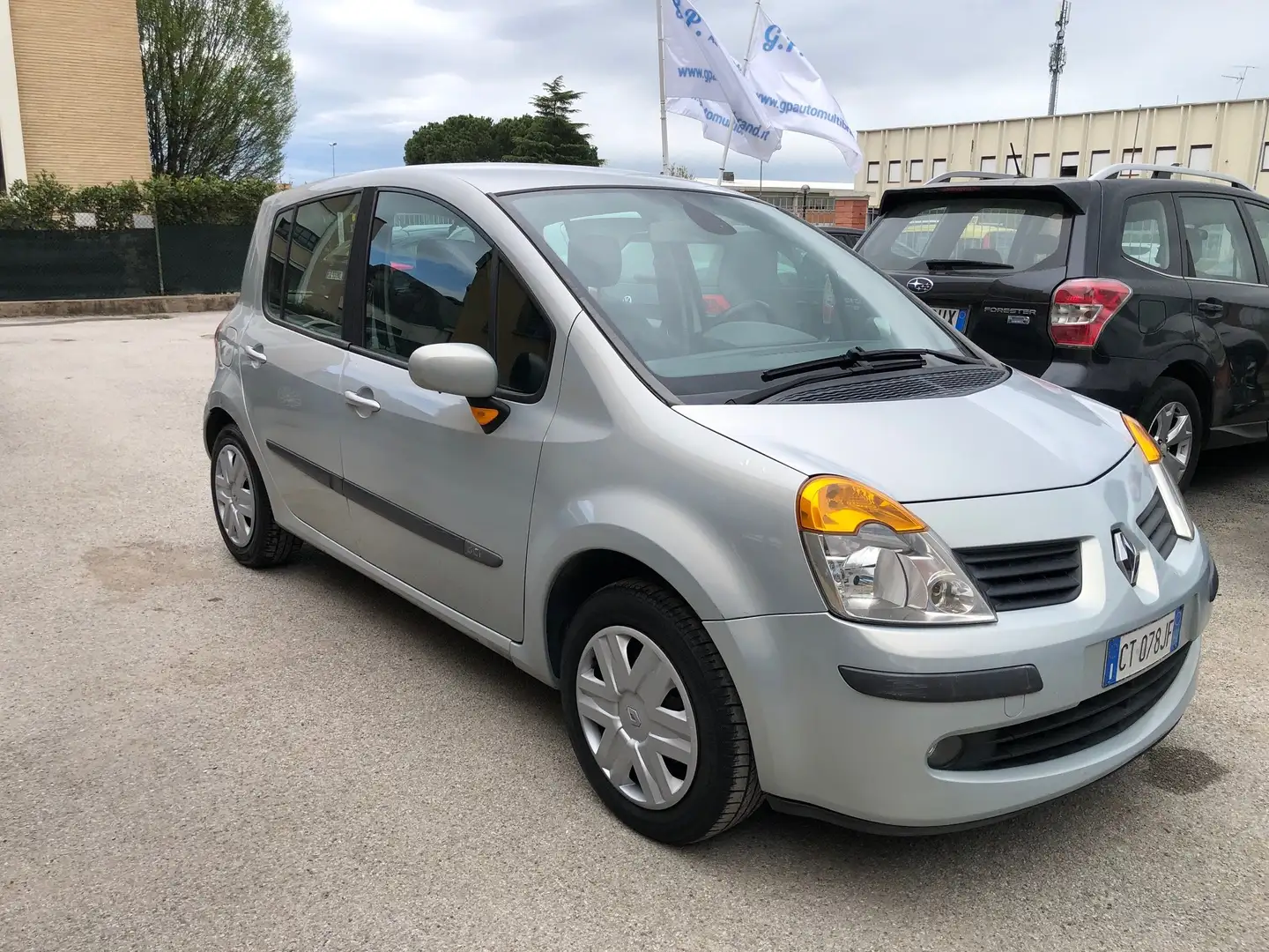 Renault Modus 1.5 dci Confort Expression Gris - 1