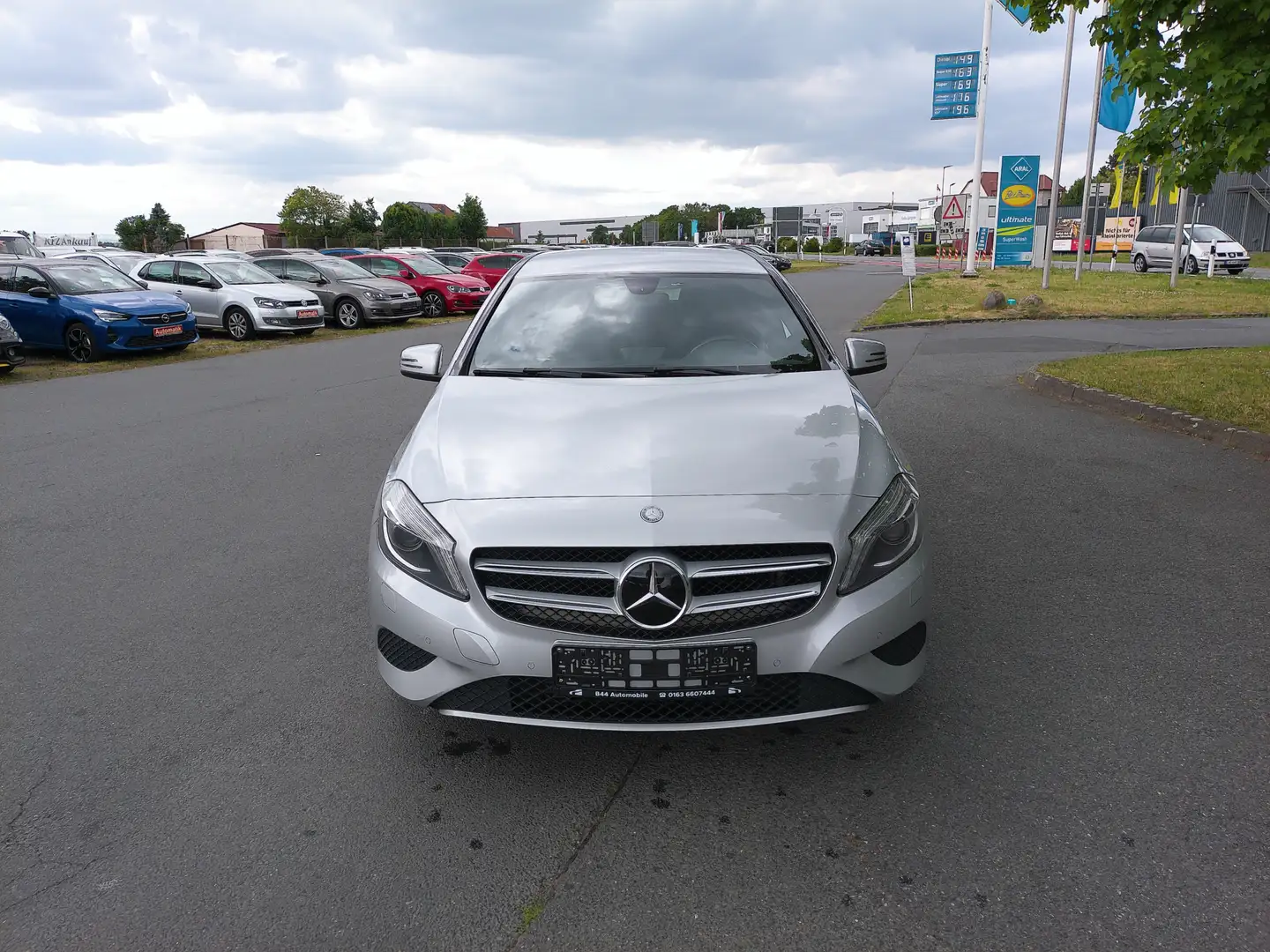 Mercedes-Benz A 200 A 200 *XENON*Sportsitze*NAVI*Sitzhg*Parkassistent* Zilver - 2