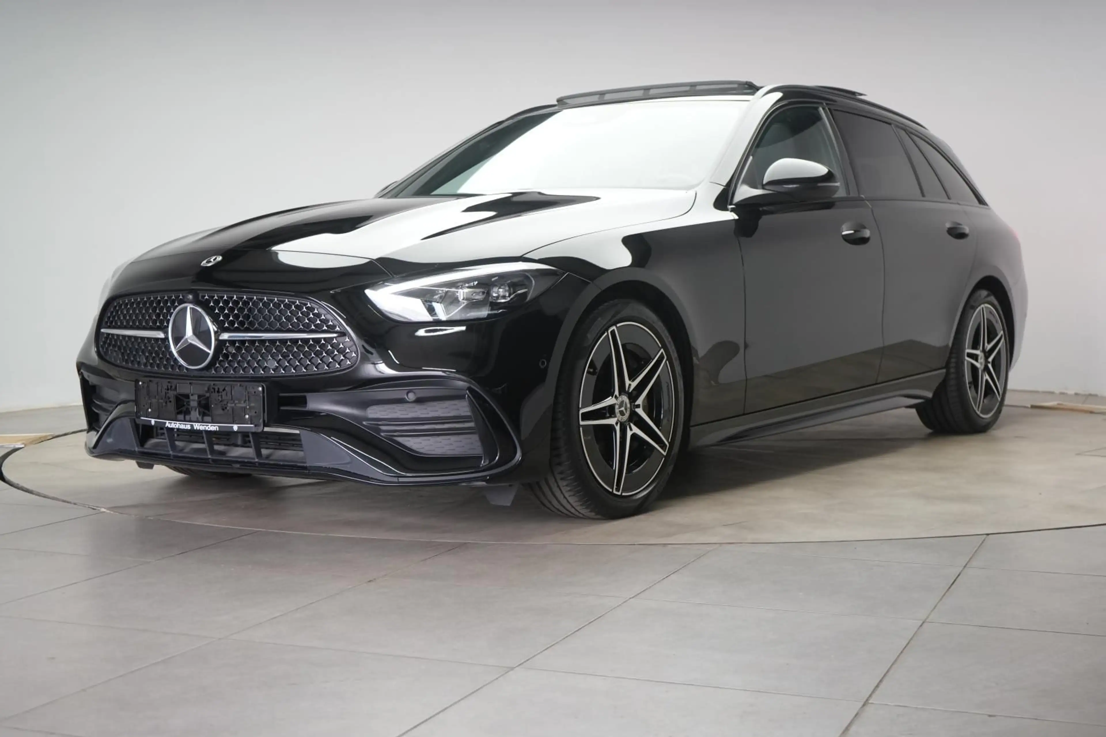 Mercedes-Benz C 300 d T 9G-Tronic AMG Line Night/Leder/Pano — photo 3