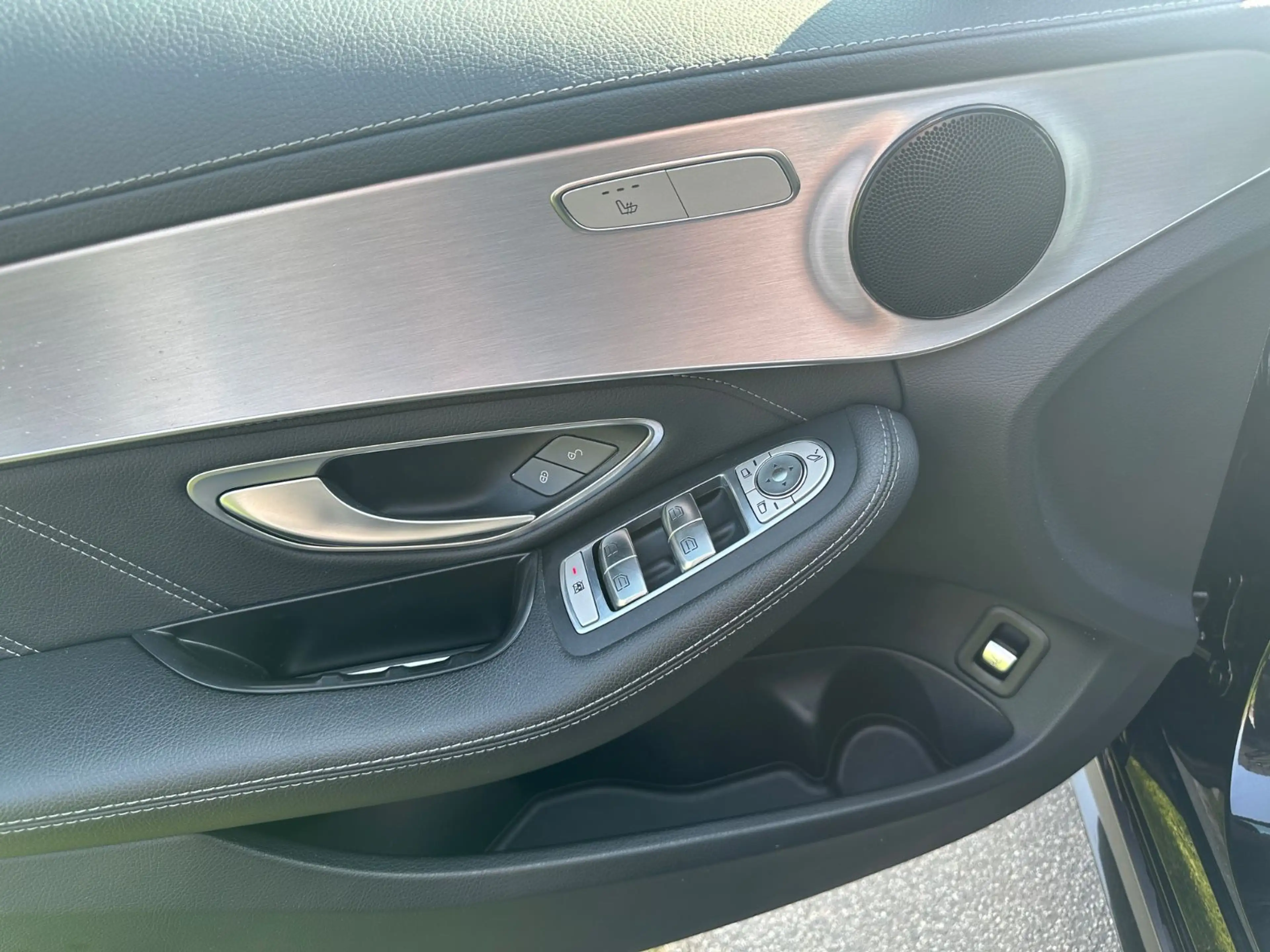 Mercedes-Benz C 63 AMG — photo 13