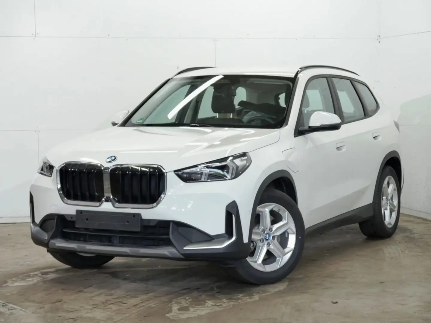 BMW X1 xDrive 25e HeadUp 360°Kam AdaptivLED Weiß - 1