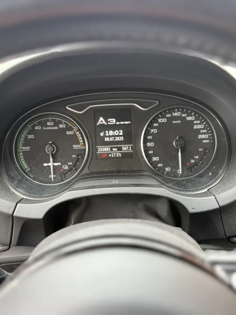 Audi A3 1.4 Attr. Pro line E-Tron Zwart - 2