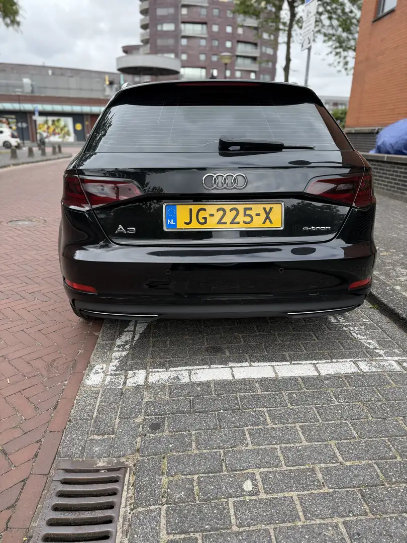 Audi A3 1.4 Attr. Pro line E-Tron Zwart - 1