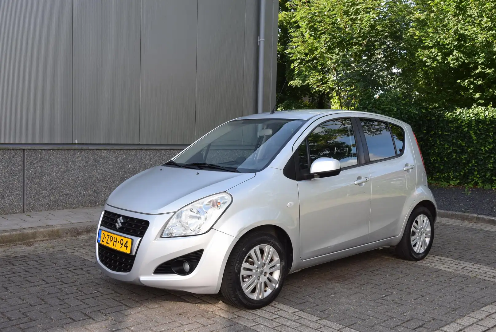 Suzuki Splash 1.0 VVT Exclusive EASSS | NL-auto | Dealer onderho Серый - 2