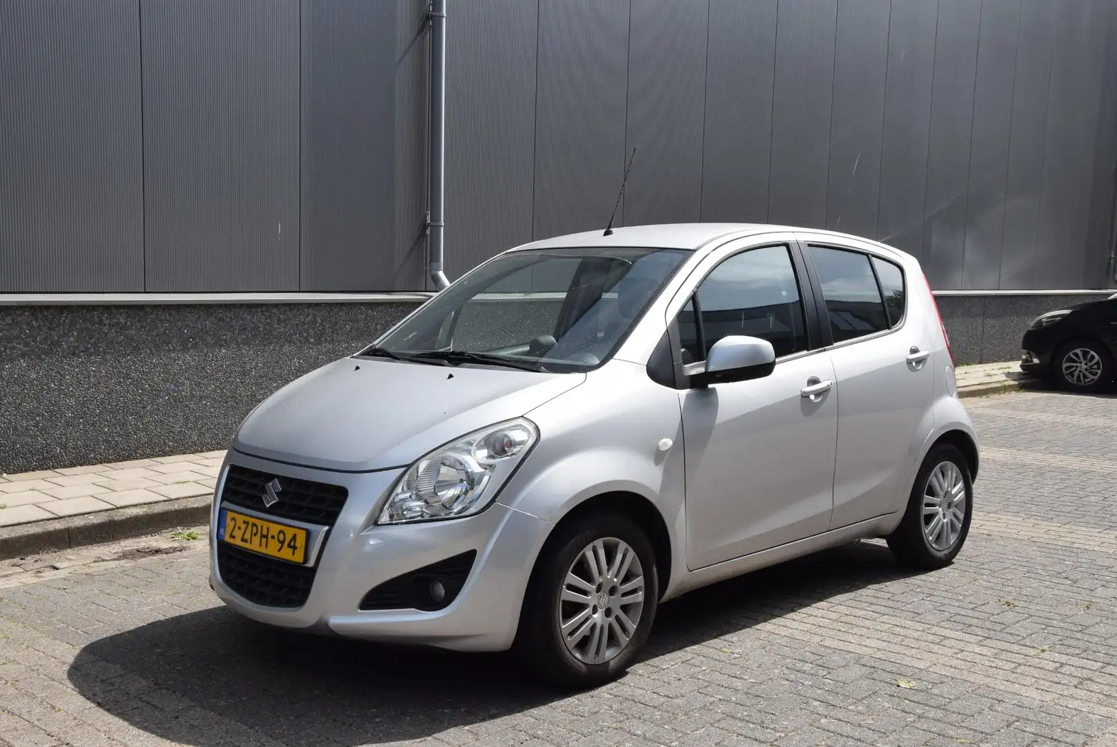 Suzuki Splash 1.0 VVT Exclusive EASSS | NL-auto | Dealer onderho Grijs - 2