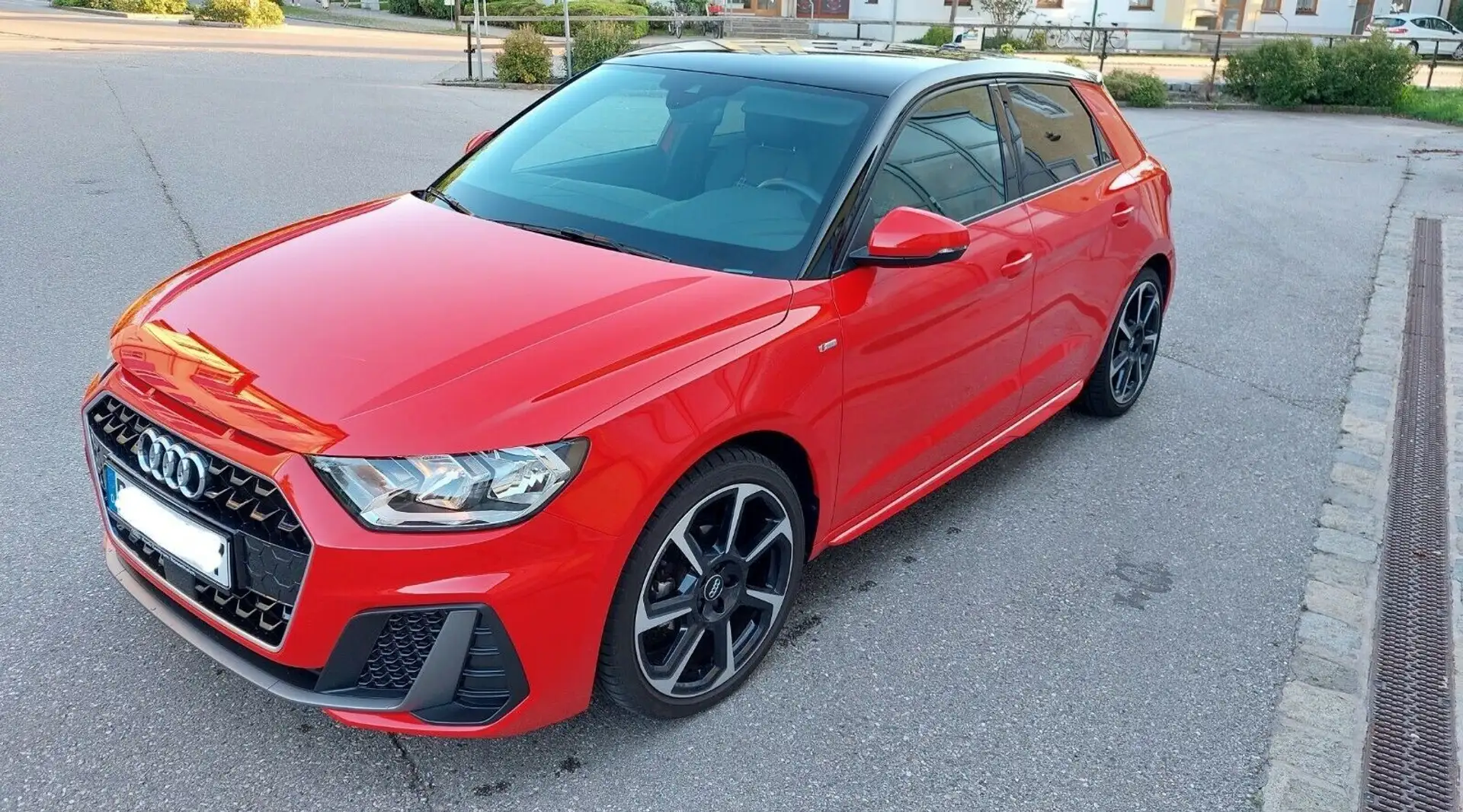 Audi A1 A1 Sportback / Citycarver 25 TFSI Sportback S line Rot - 1