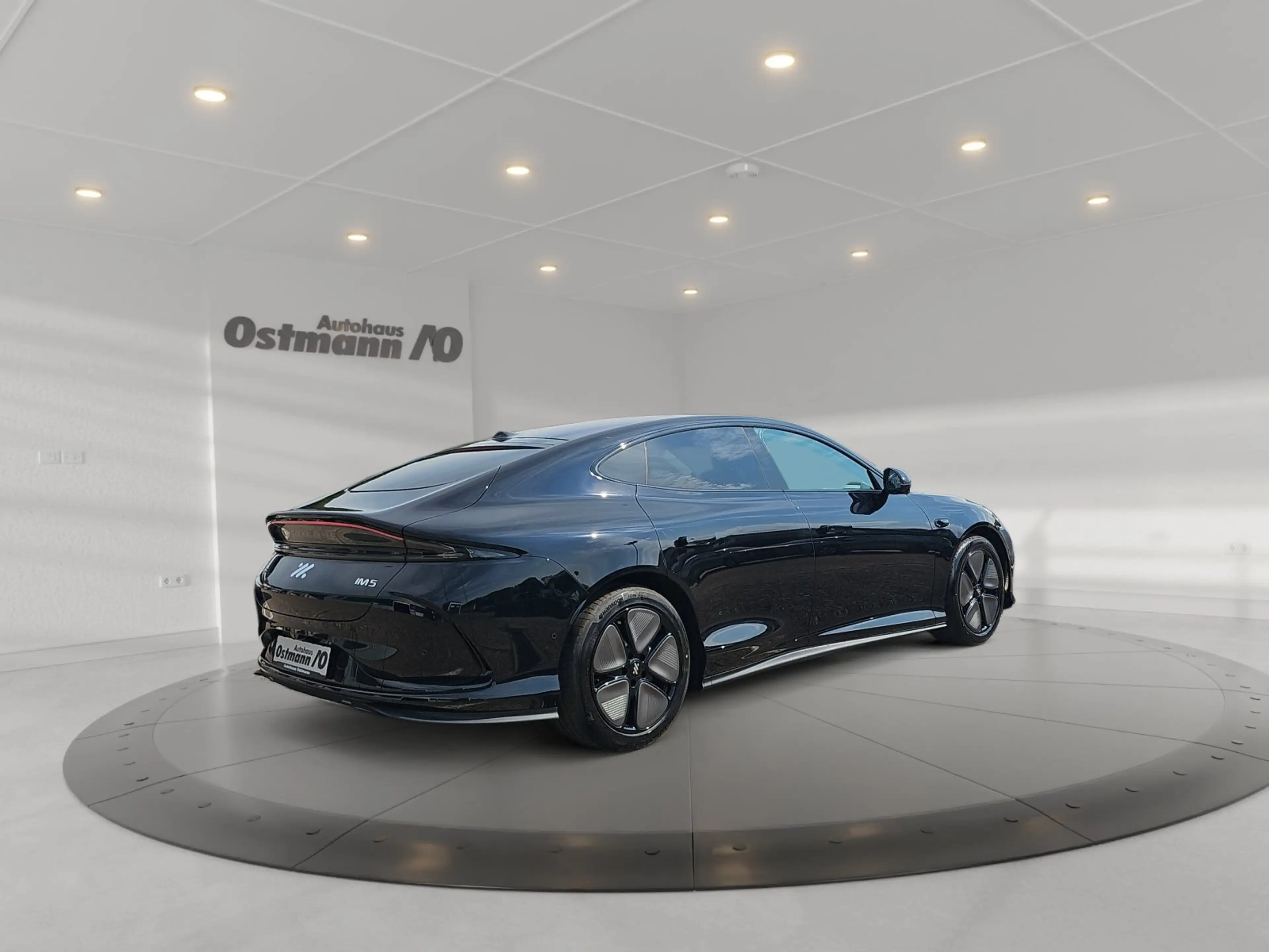 MG IM5 Premium RWD AWD-Lenkung, 360; Navi — photo 4