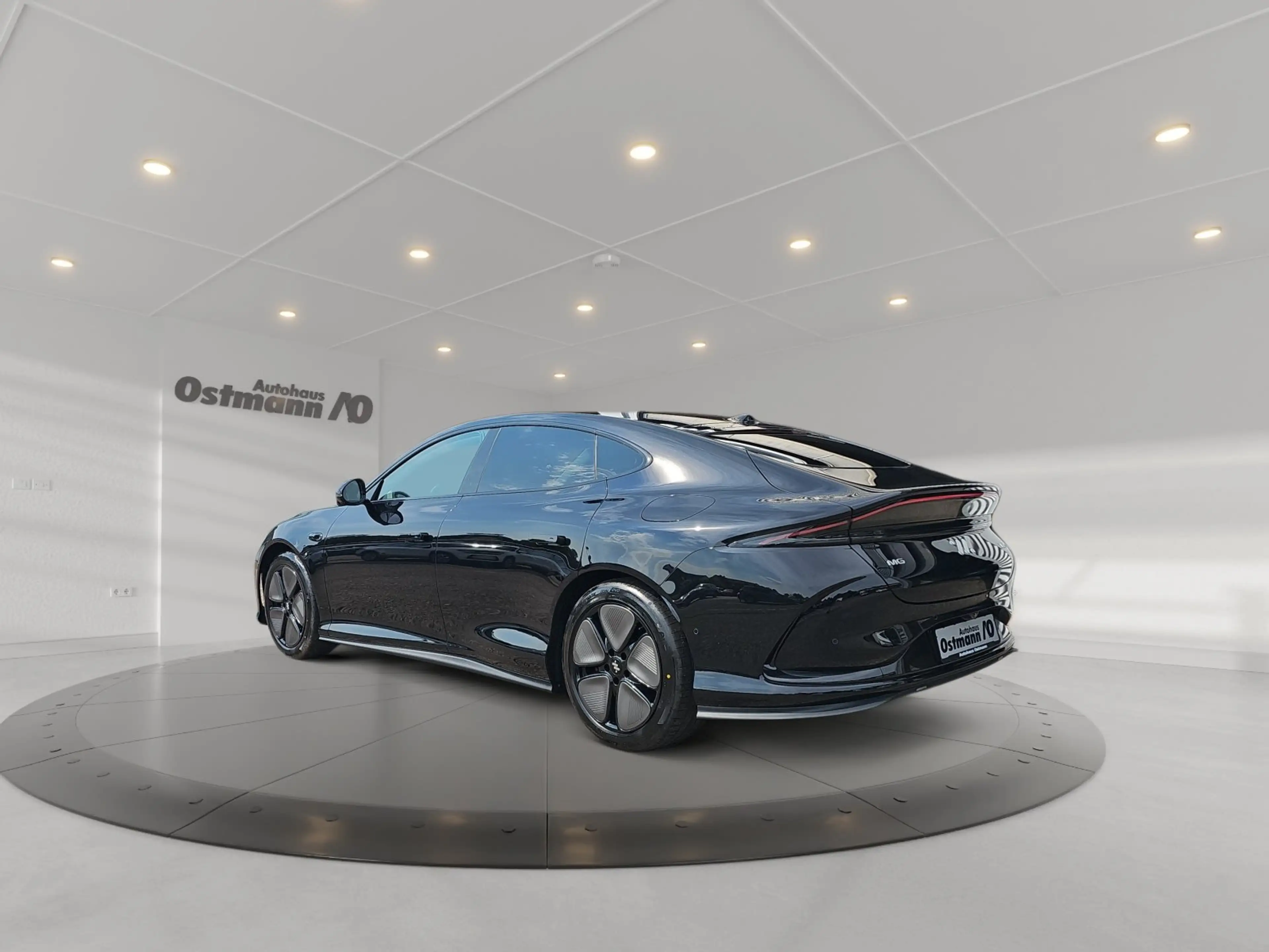 MG IM5 Premium RWD AWD-Lenkung, 360; Navi — photo 3