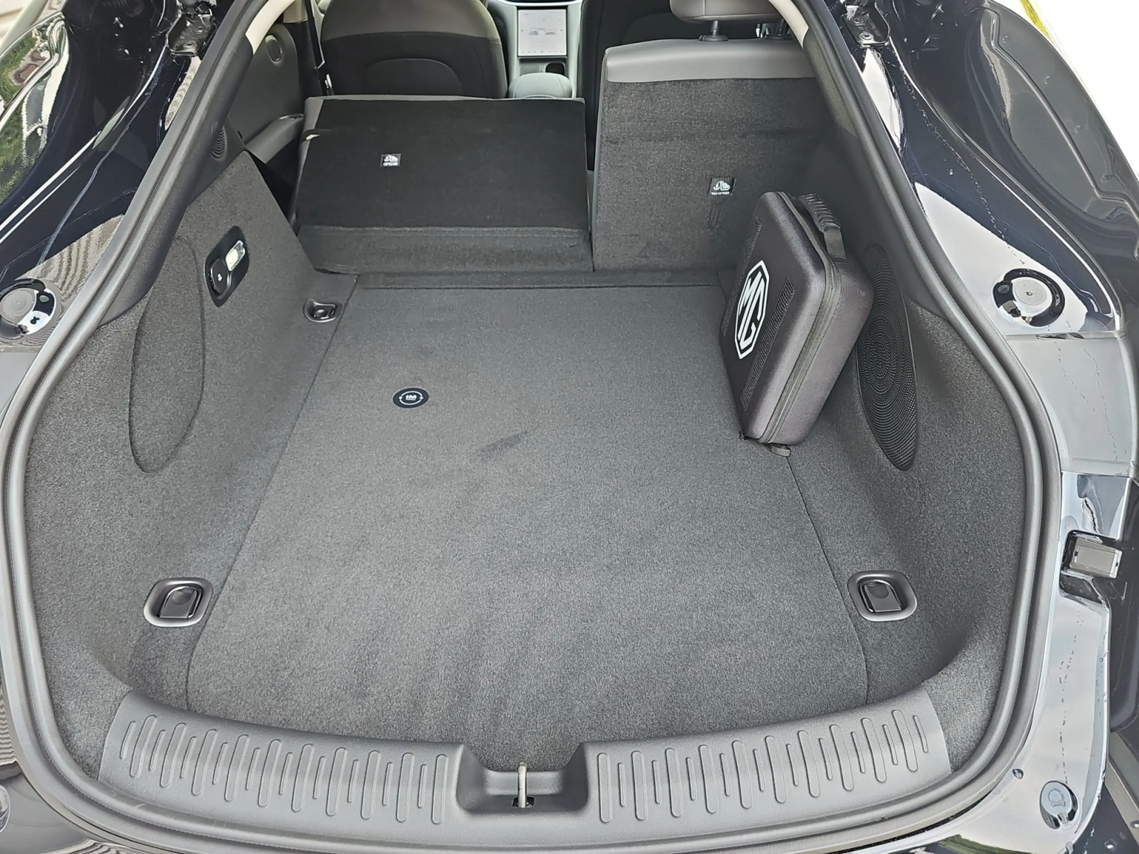 MG IM5 Premium RWD AWD-Lenkung, 360; Navi — photo 15