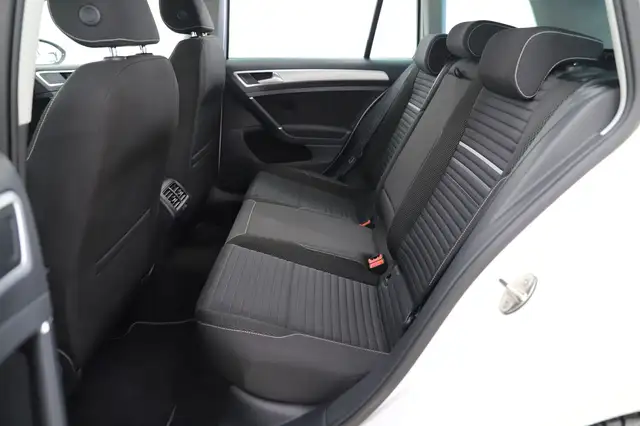 Volkswagen Golf view 11