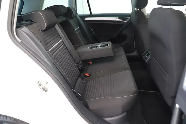 Volkswagen Golf view 12