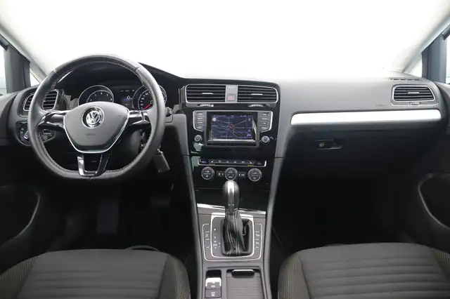 Volkswagen Golf view 14