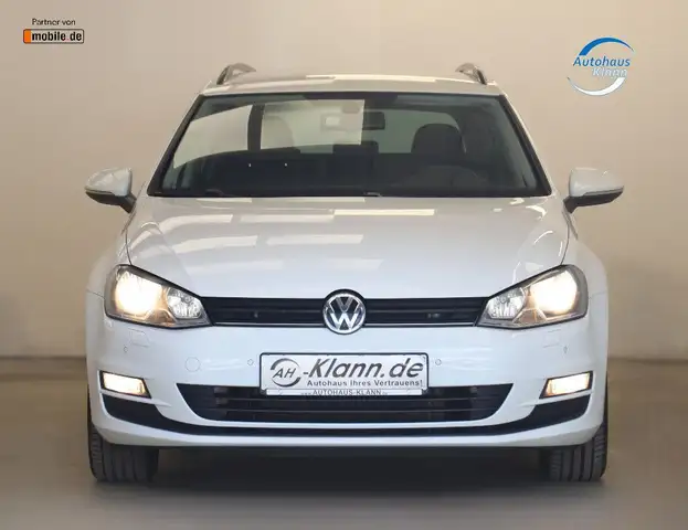 Volkswagen Golf view 2