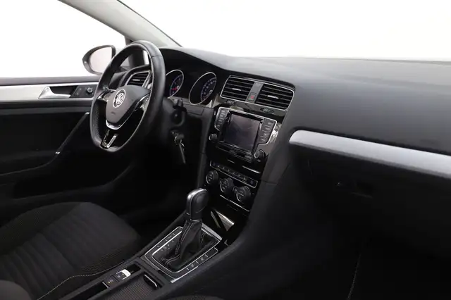 Volkswagen Golf view 15