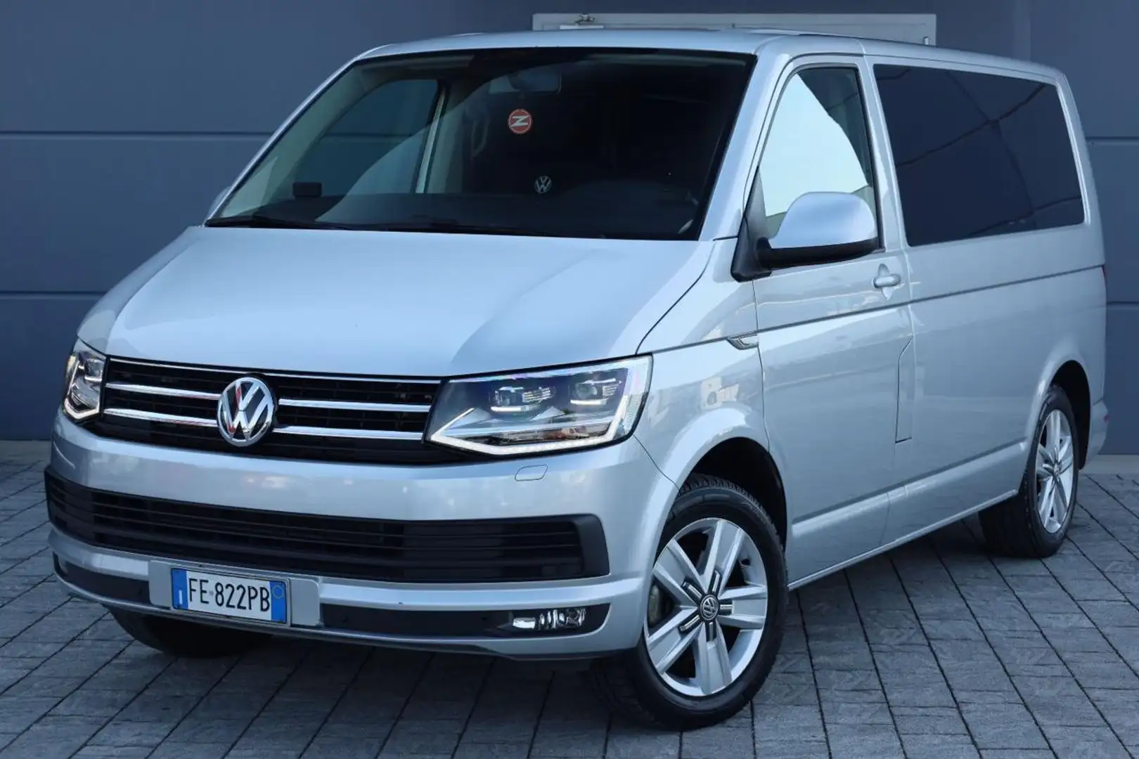 Volkswagen T6 Caravelle 2.0 TDI 150CV N1 PC Comfortline - 1