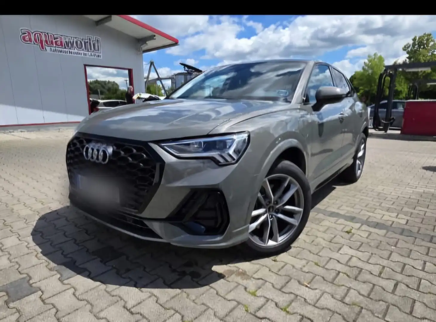 Audi Q3 Sportsback 45 TFSIe S tronic S-Line AHK Grau - 1