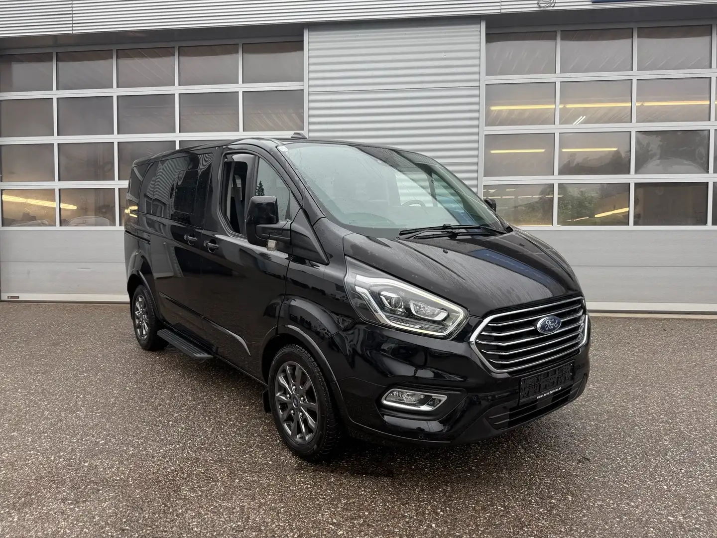 Ford Tourneo Custom 2,0 130PS L1 Titanium Aut. Vorsteuerabzugsfähig Noir - 2