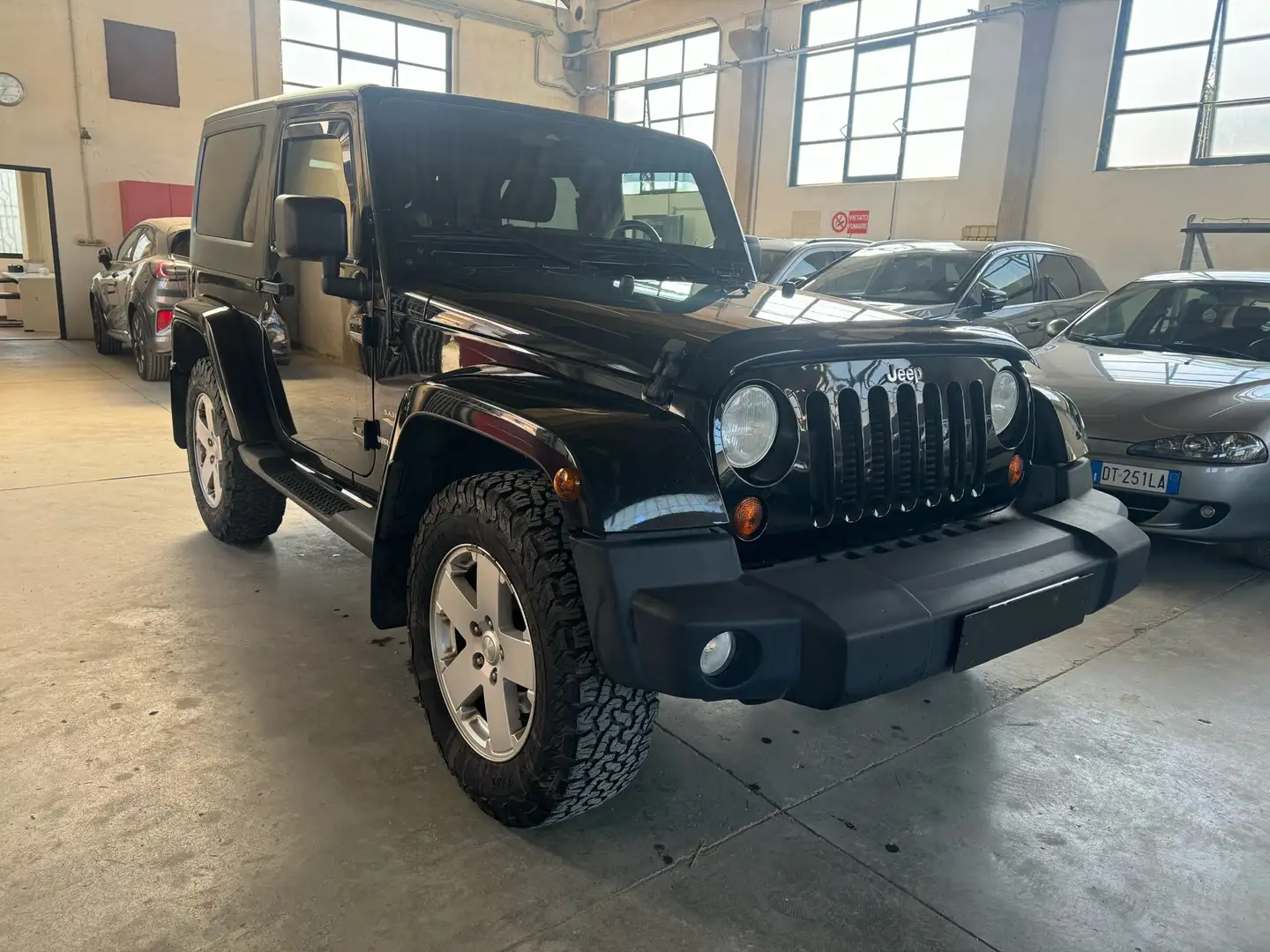 Jeep Wrangler 2.8 crd Sahara Noir - 2