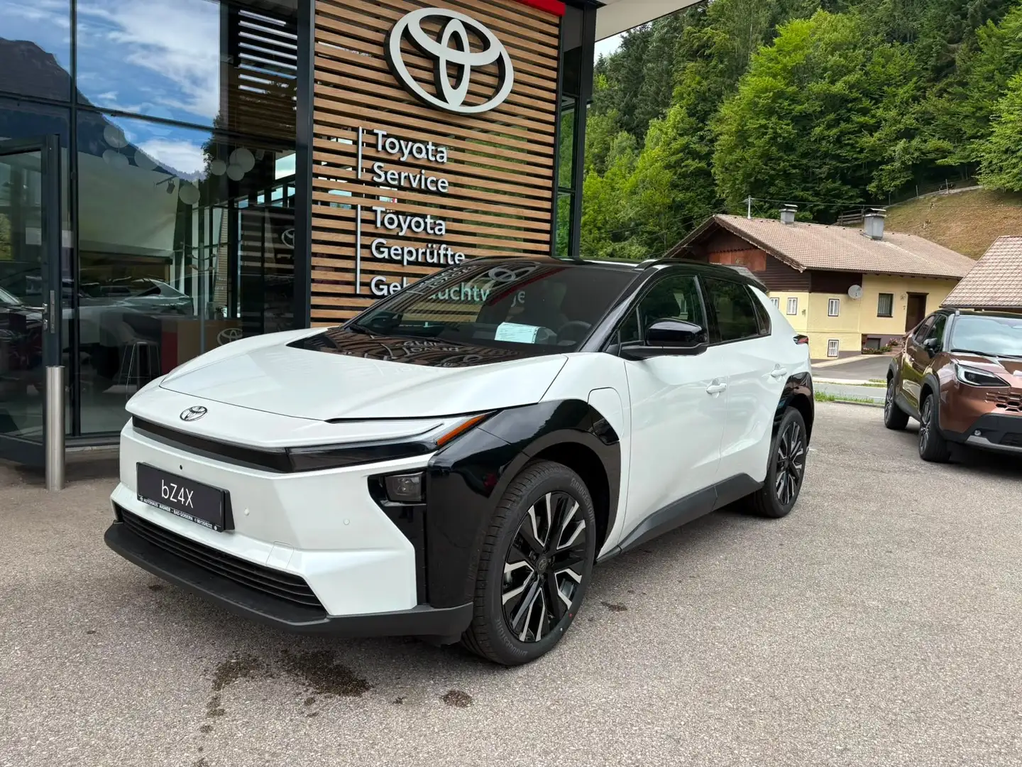 Toyota bZ4X BZ4X Elektro 73kWh Lounge Weiß - 2