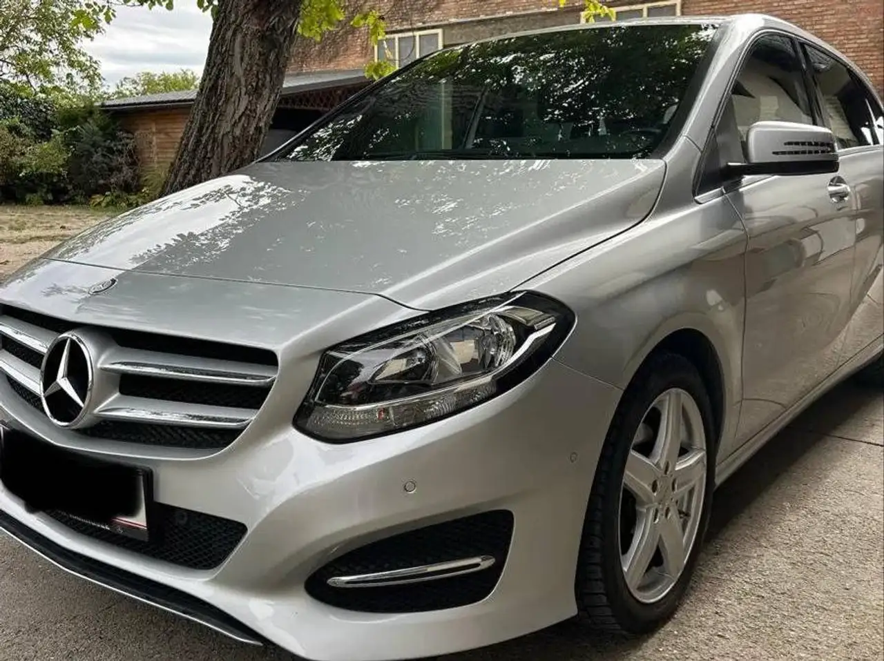 Mercedes-Benz B 220