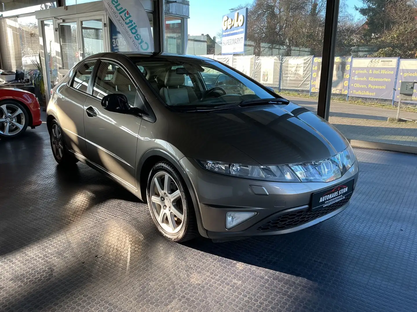 Honda Civic Lim. 5-trg. 1.8 Executive * Vollleder*Pano Grau - 1