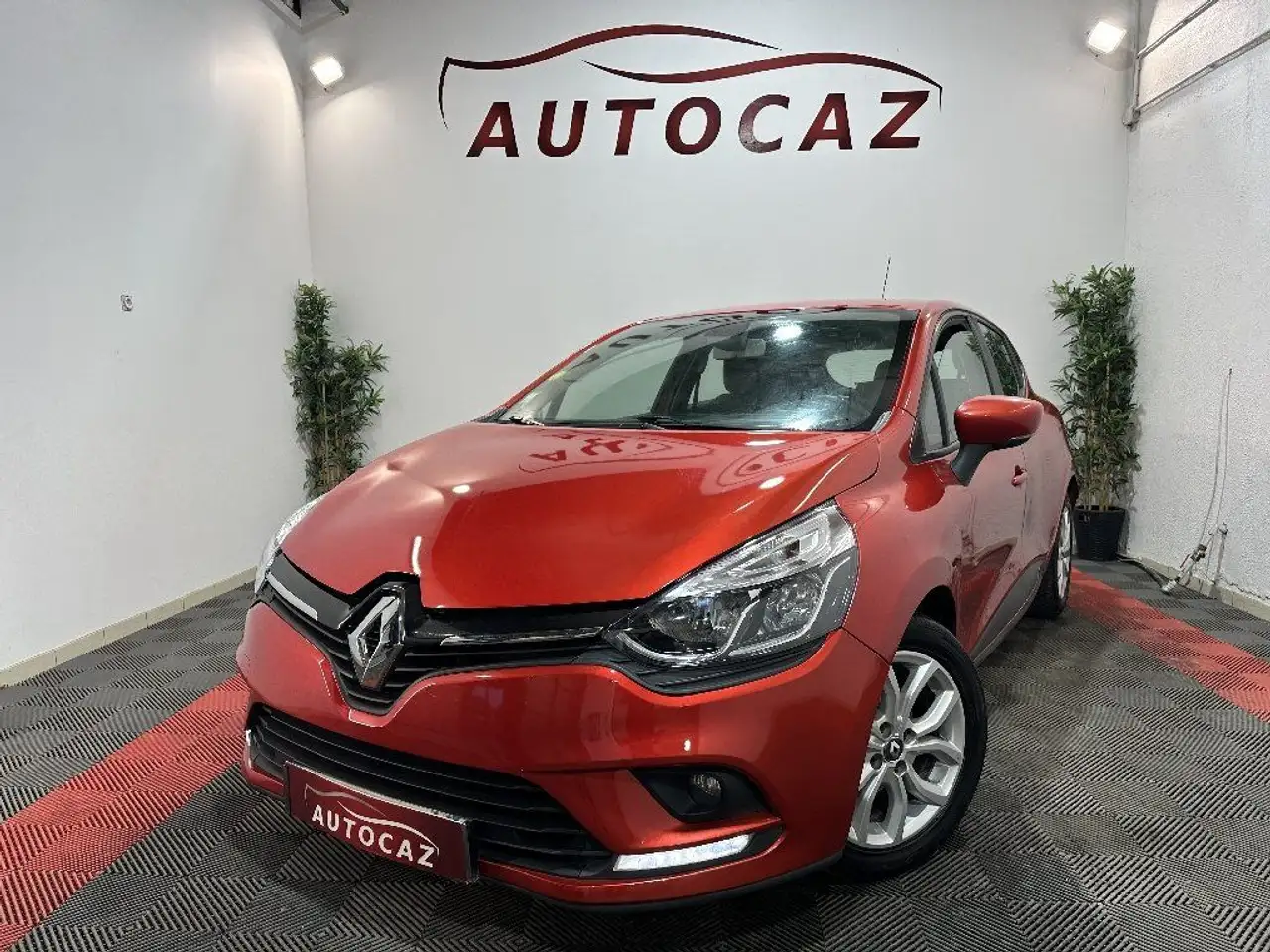 Renault Clio IV dCi 90 E6C EDC Intens
