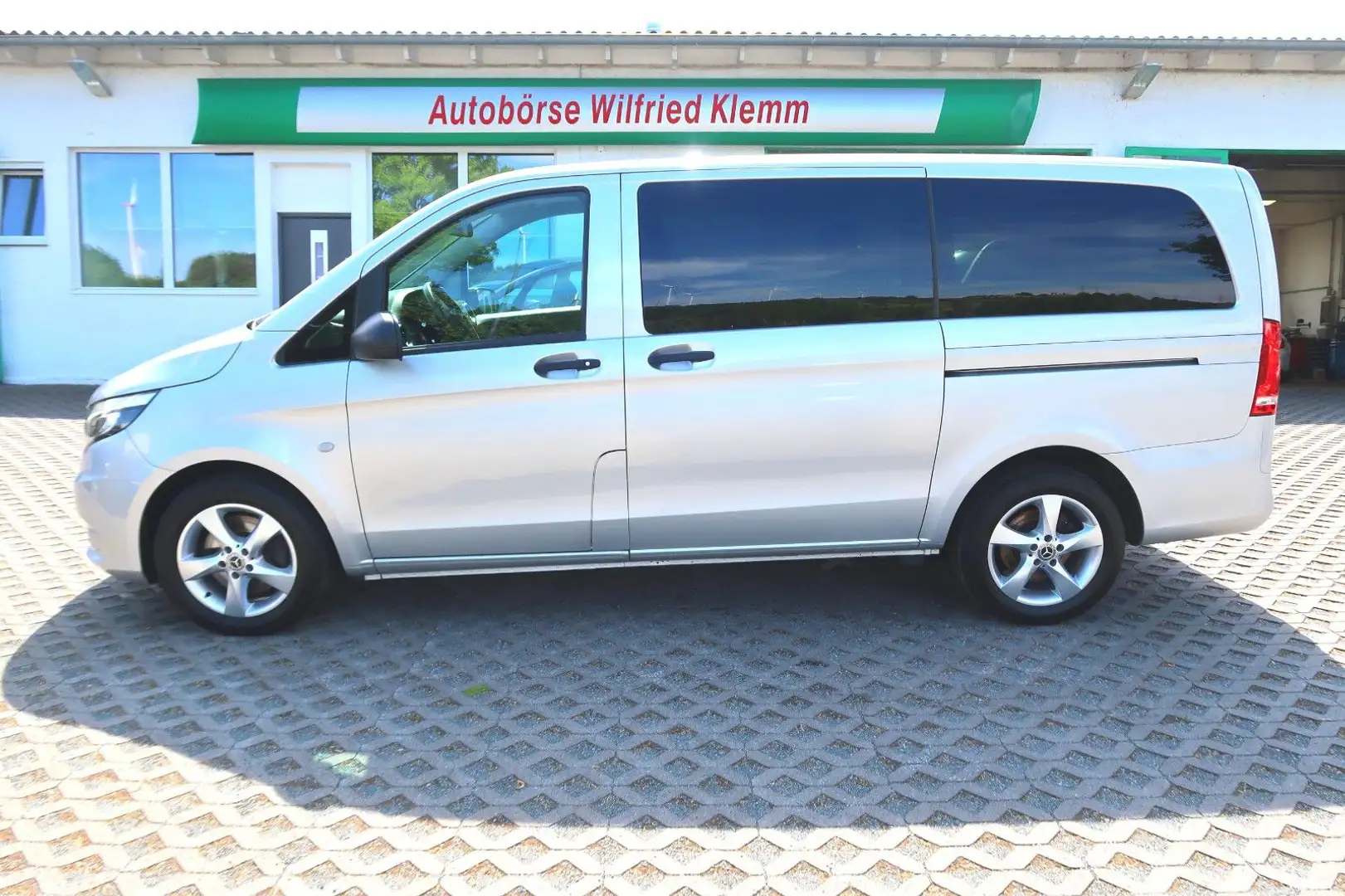 Mercedes-Benz Vito Kasten119CDILg"Navi"Leder"LED"Sitzh"Klima1Hd Zilver - 1