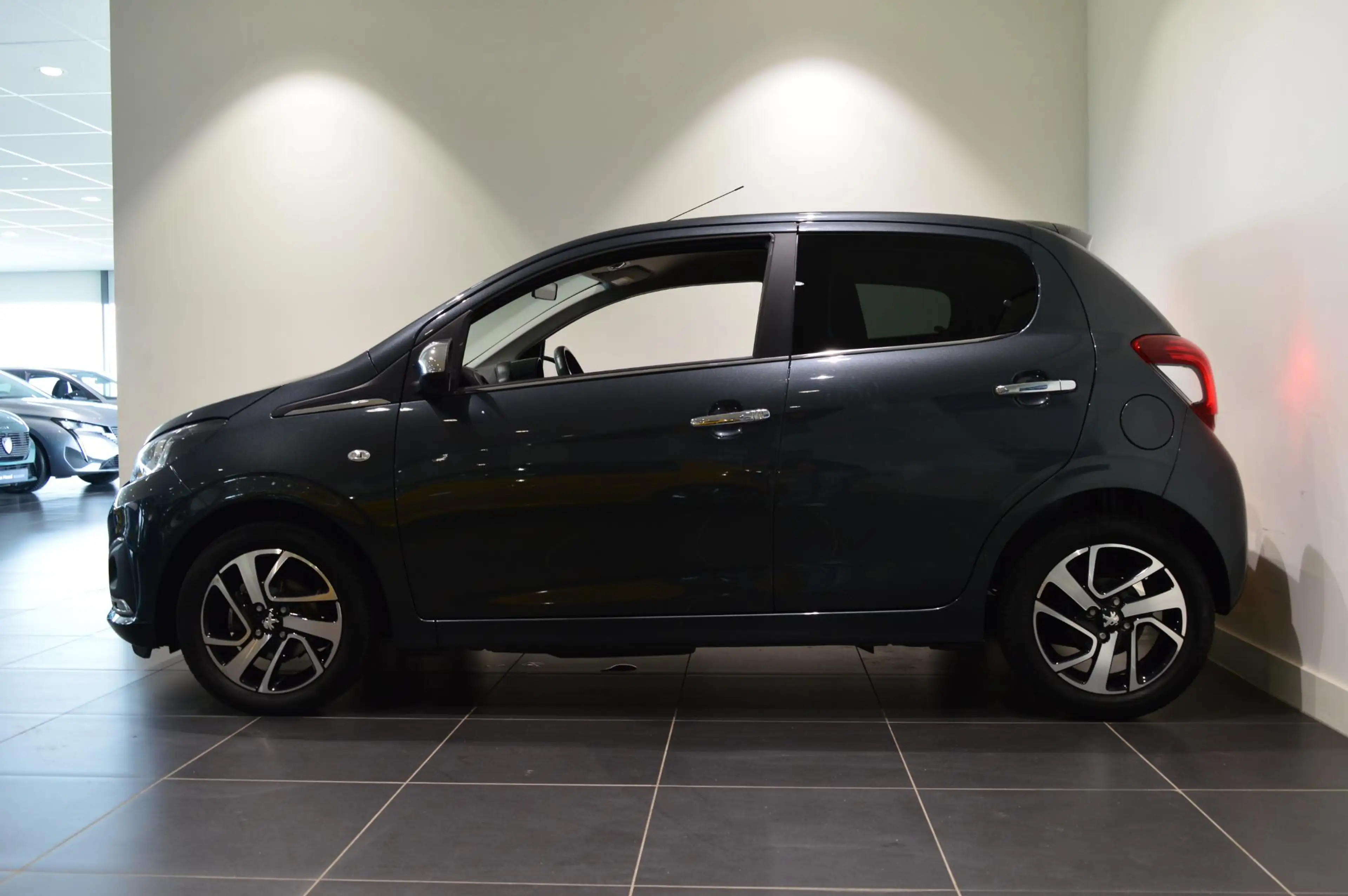 Peugeot 108 1.0 e-VTi Allure ACHTERUITRIJCAMERA  - AIRCO - ZUI — photo 4