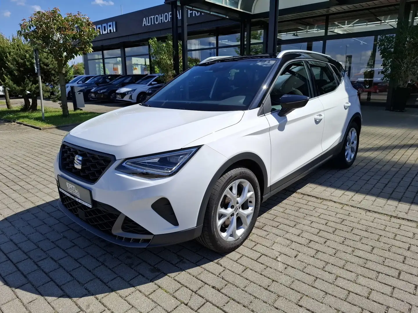 SEAT Arona FR 1.0 TSI 81 kW 110 PS 6-Gang Schwarz - 1