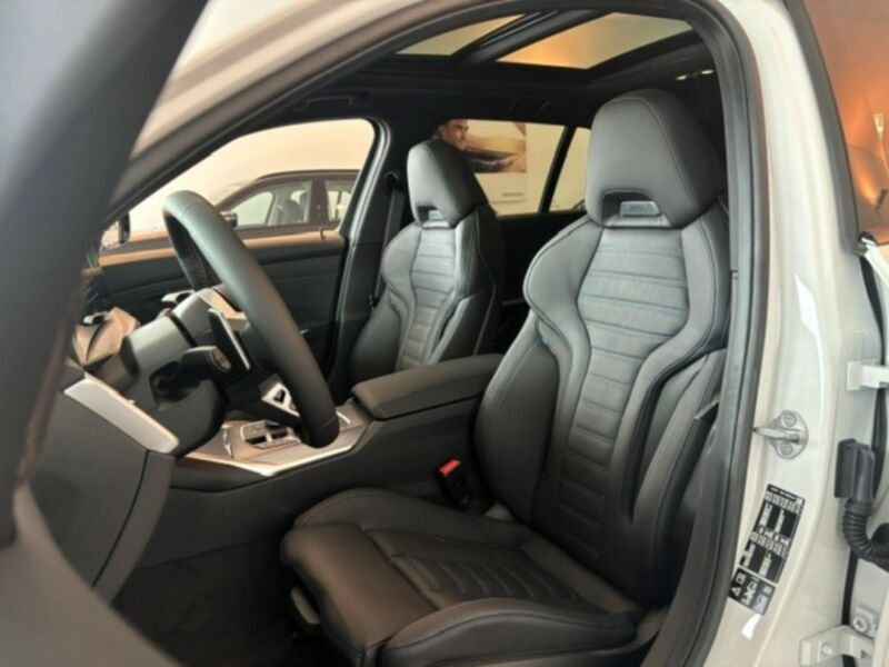 BMW 340 Mi xDrive Touring — photo 11