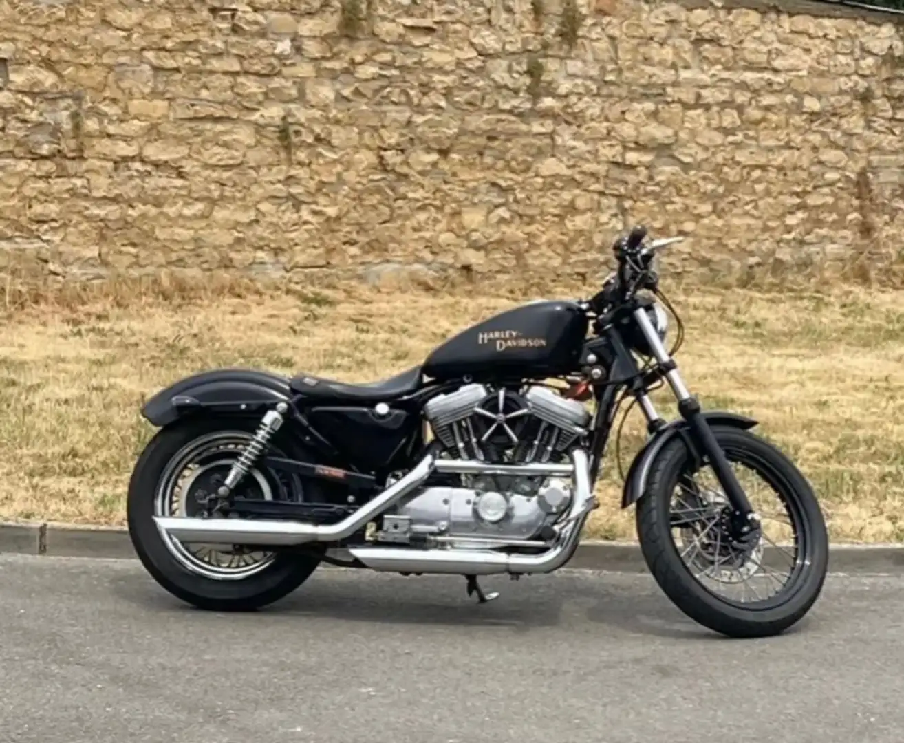 Harley-Davidson Sportster 883 Noir - 1