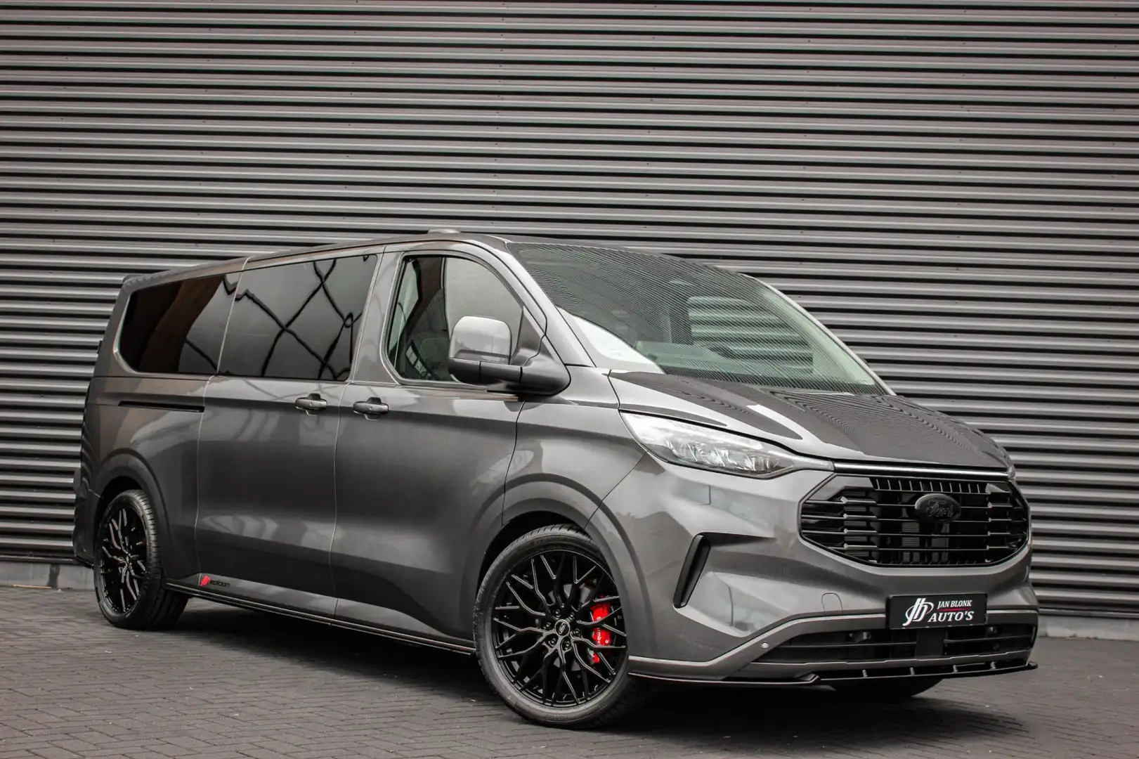 Ford Transit Custom 2.0 TDCI L2H1 170PK Limited DC / DUBBEL CABINE / J Grijs - 2