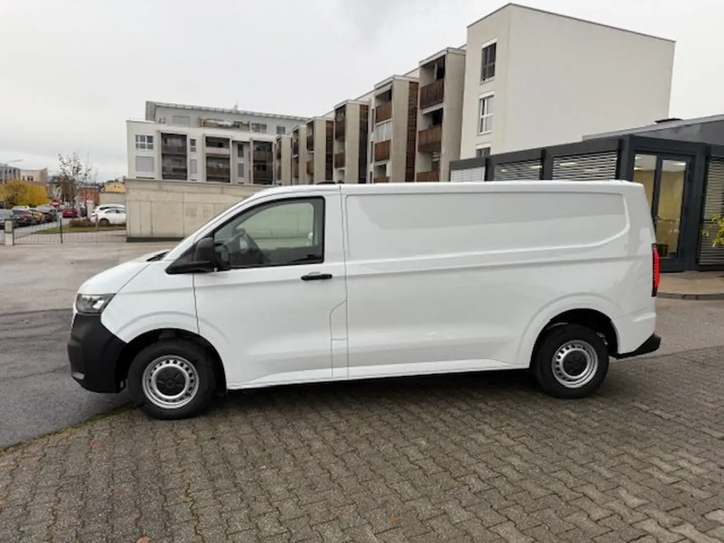 Volkswagen Transporter 2.0 TDI 110 kW 4MO LR ALLRAD Weiß - 2