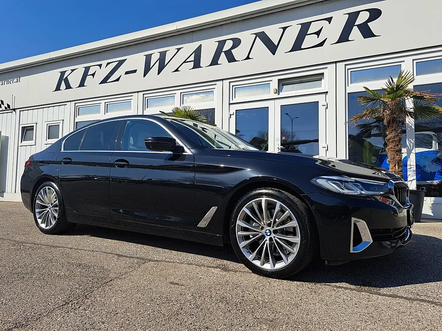 BMW 520 d xDrive 48 V Aut. Schwarz - 1