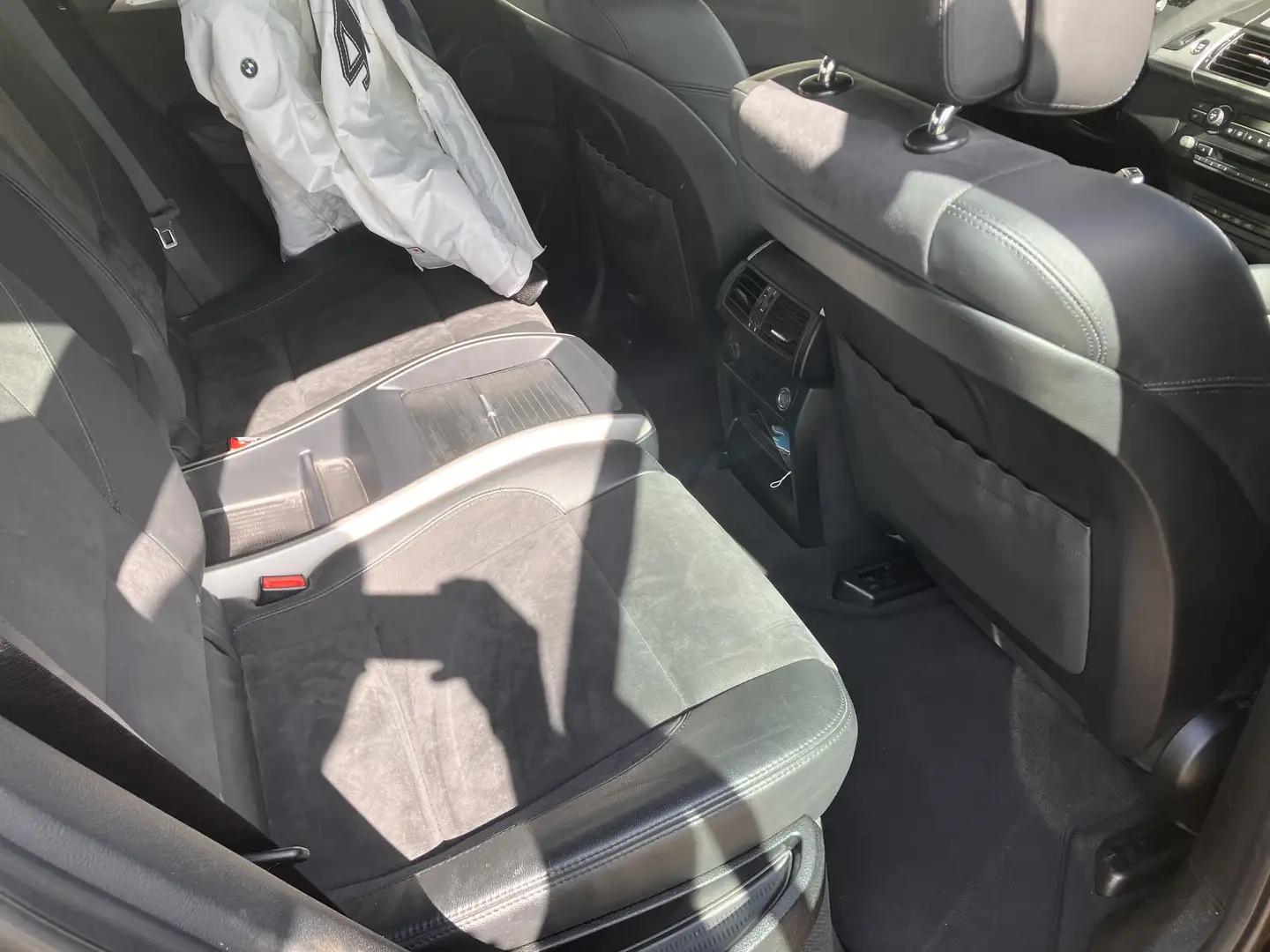 BMW X6 xDrive40d Österreich-Paket Aut. Schwarz - 2
