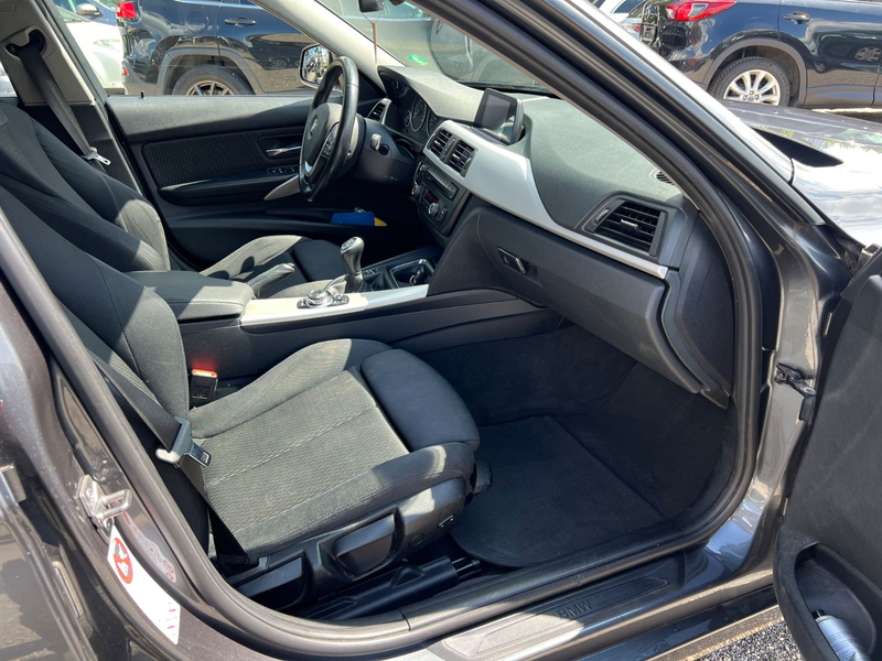 BMW 318 d F31 Touring xDrive - TÜV 06.2028 - NAVI — photo 15
