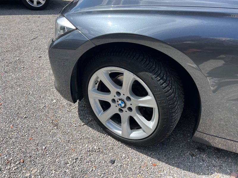 BMW 318 d F31 Touring xDrive - TÜV 06.2028 - NAVI — photo 9
