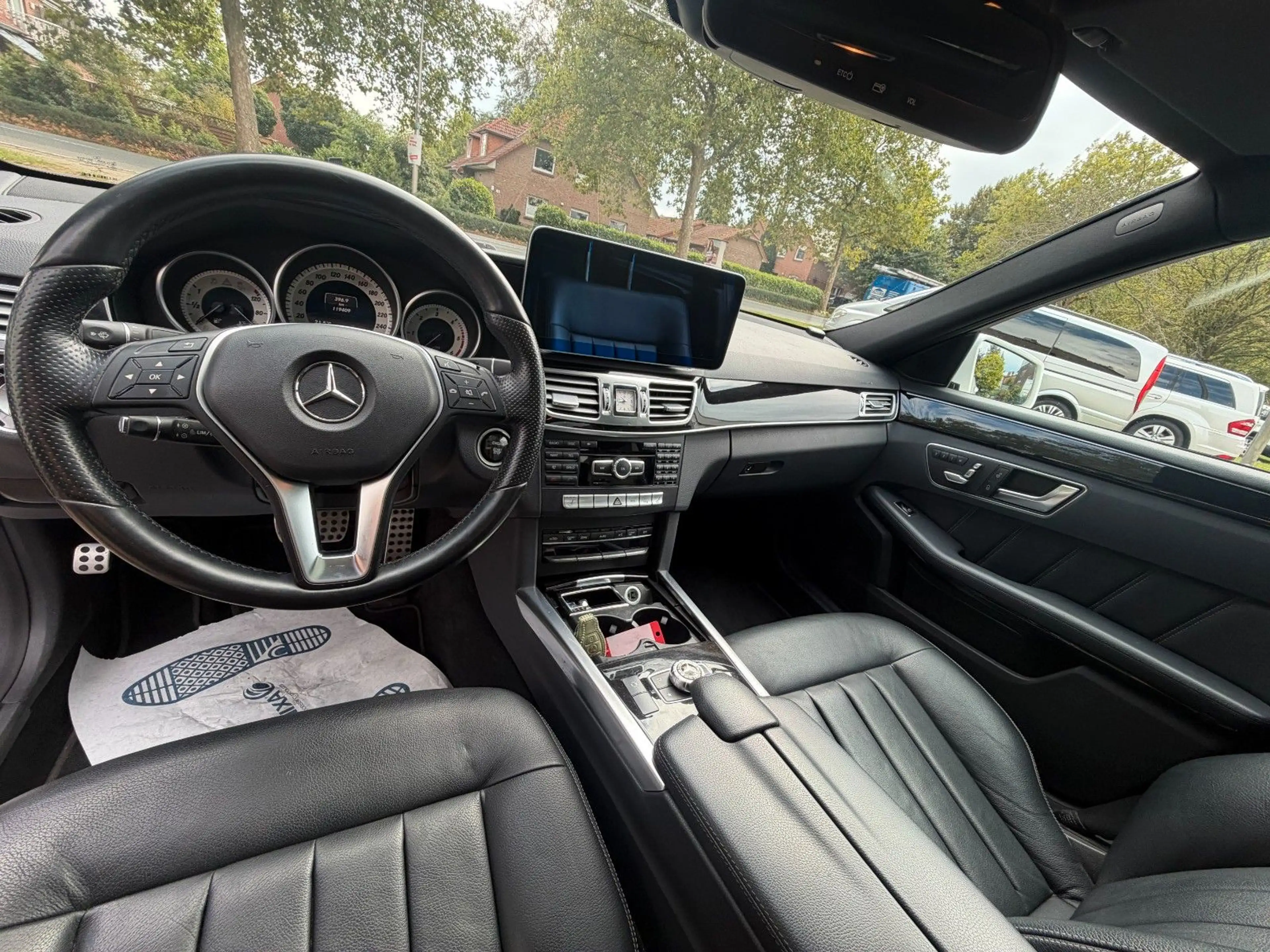 Mercedes-Benz E 250 Limousine BlueTec 4Matic LH — photo 12