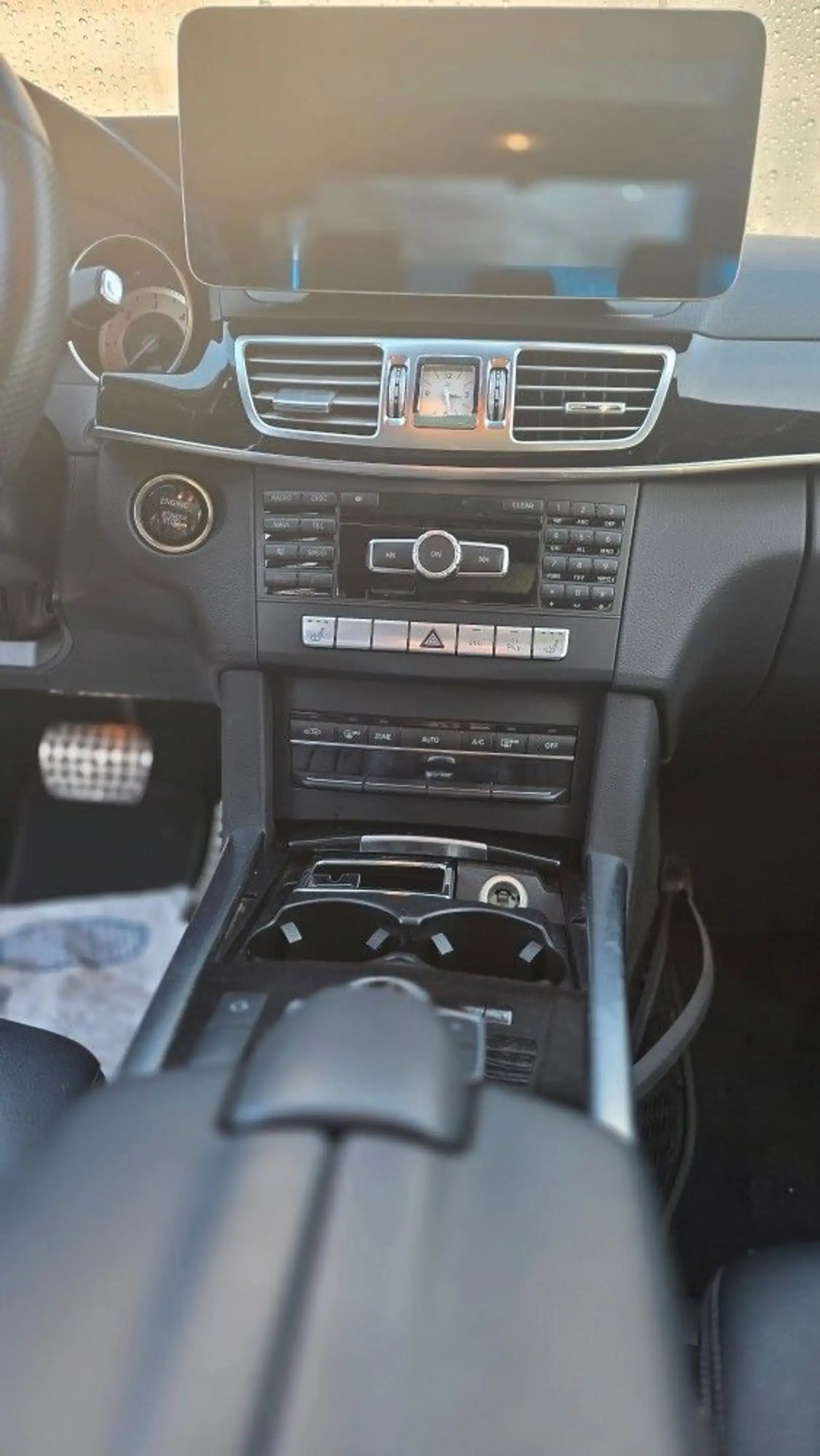 Mercedes-Benz E 250 Limousine BlueTec 4Matic LH — photo 11