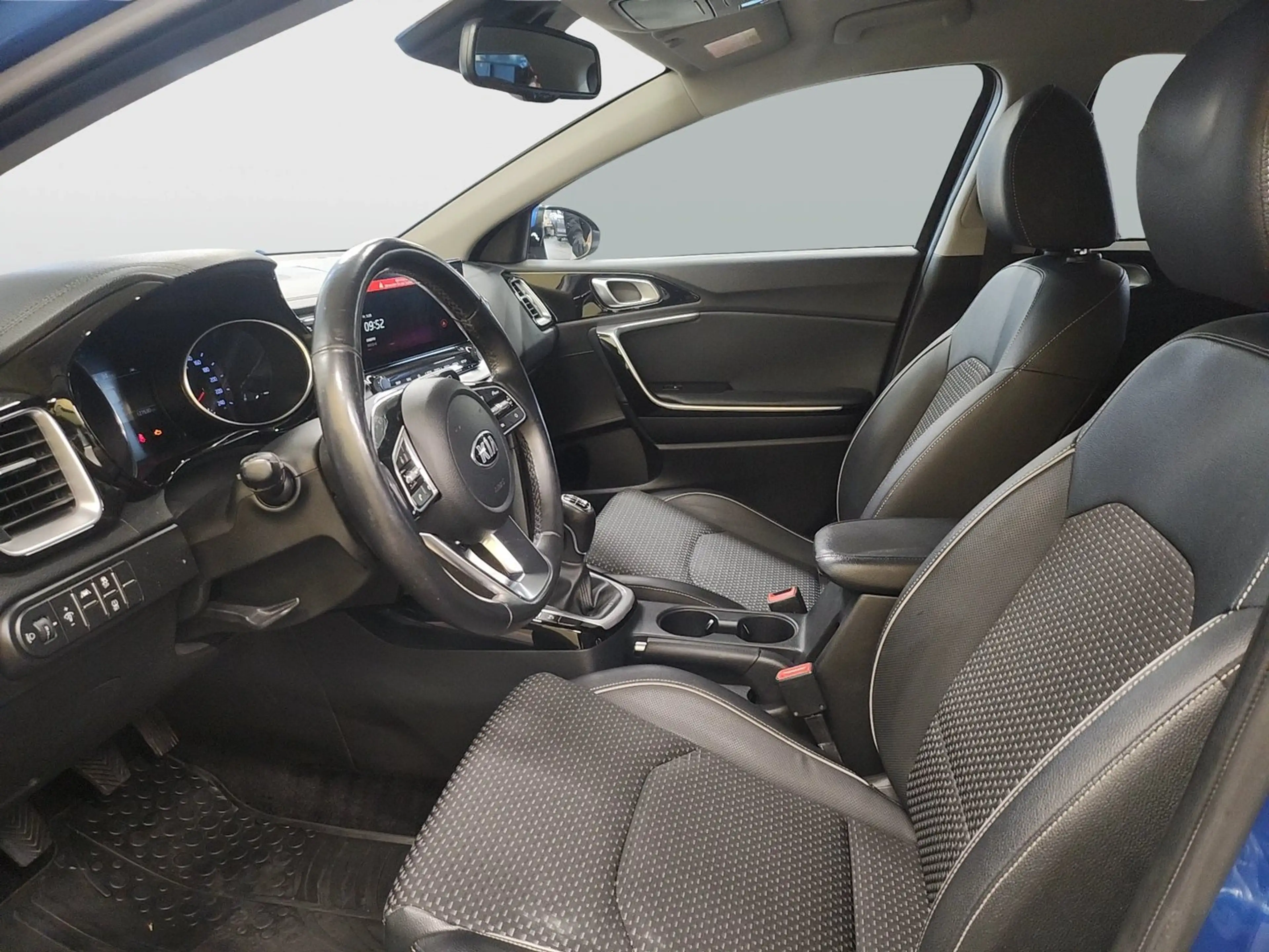 Kia Ceed / cee'd Kia ceed 1,6 CRDi 48V Gold — photo 8