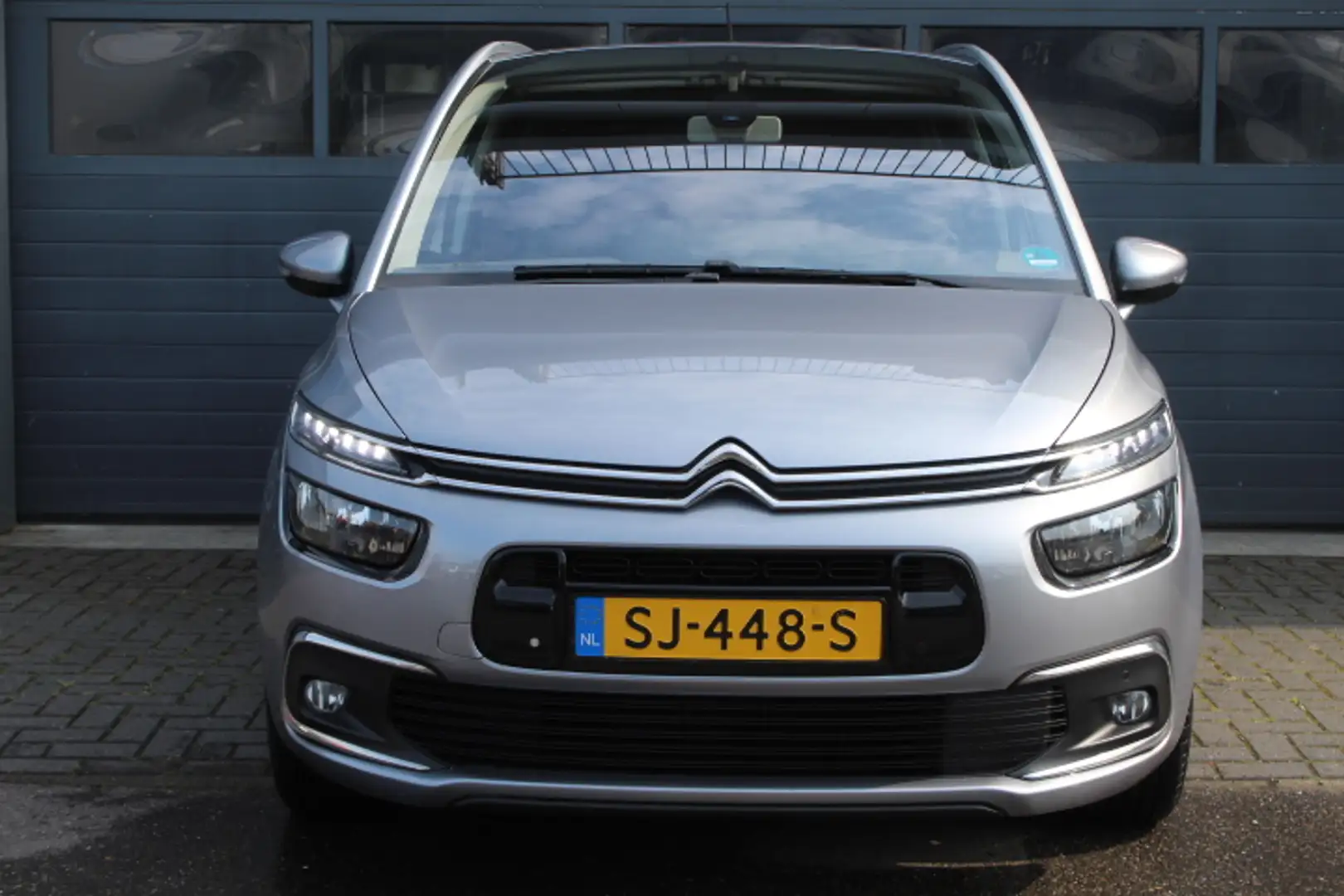 Citroen Grand C4 Picasso Grand 1.2 PureTech Business 7P! Camera, Parkeerass Grijs - 2
